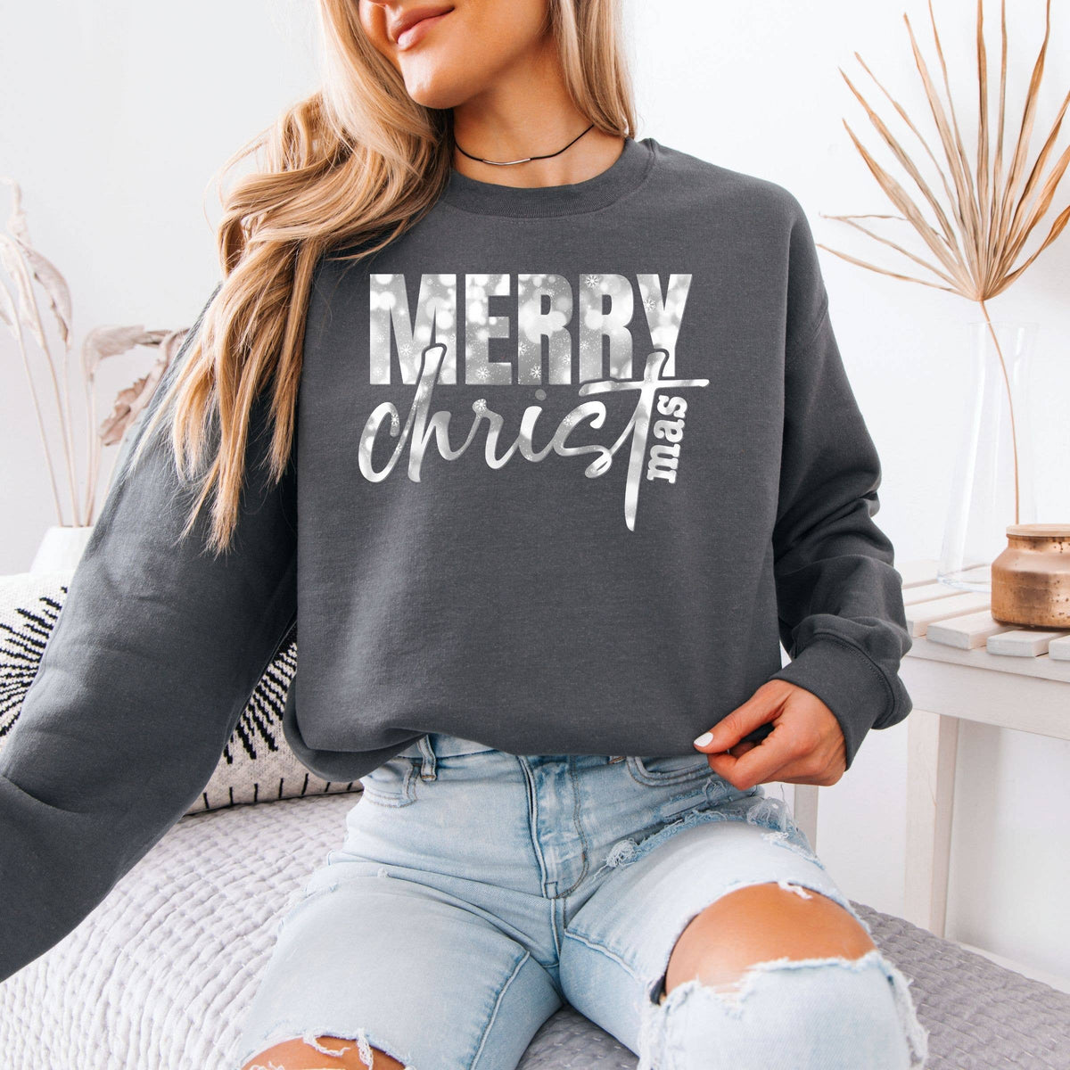 Merry CHRISTmas Snowy Holiday Christmas Graphic Sweatshirt