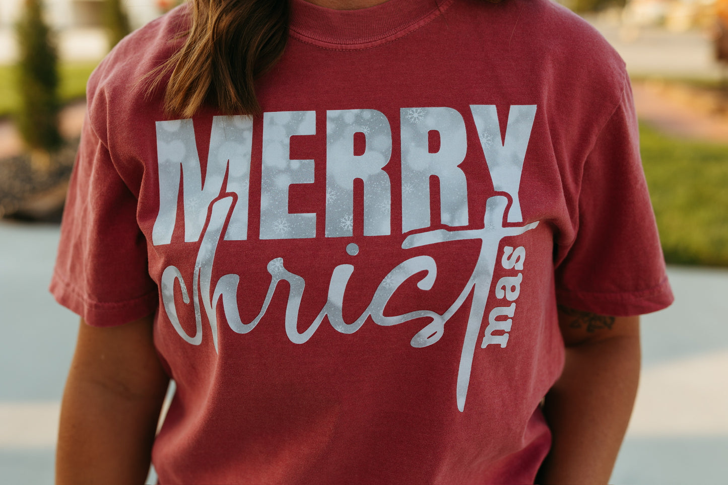 Merry CHIRSTmas Snowy Style Tee (Multiple Colors)